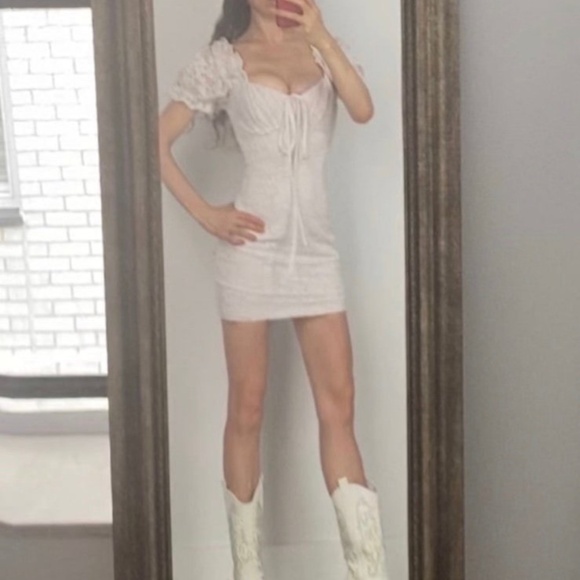 Feminine White Lacey Dress - Picture 4 of 9